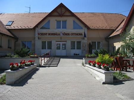 VIII. Emléktábla koszorúzás és megemlékezés